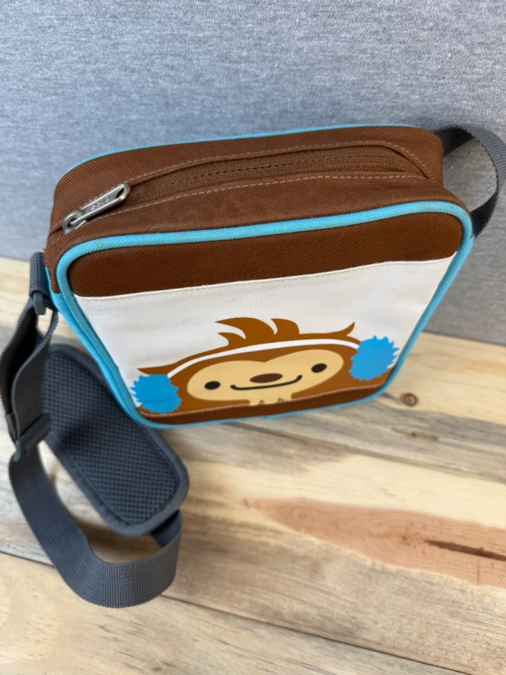 Vancouver 2010 Winter Olympics Mascot QUATCHI Shoulder Strap Bag Great Condition